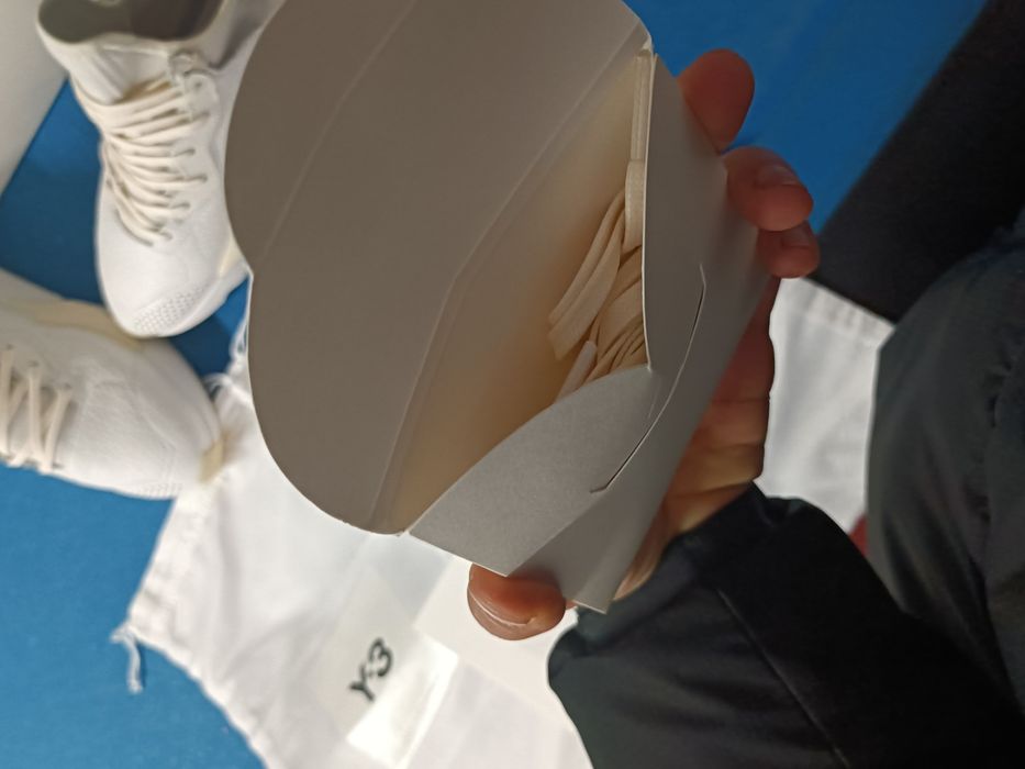 Vând Adidas Y3 purtati o singura data