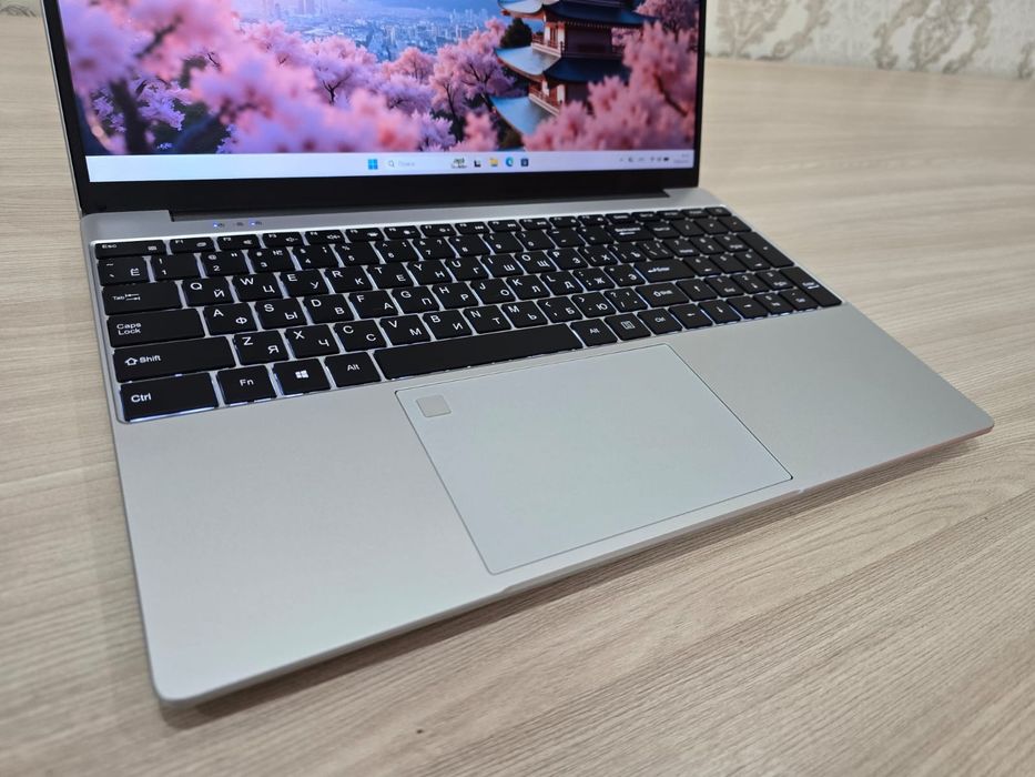 Nova, 4-ядерный, SSD 512Gb, Ram 16Gb, Full HD IPS