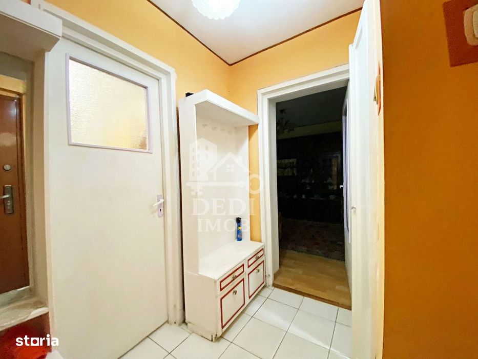 Apartament cu 2 camere de vanzare zona Rogerius, Oradea