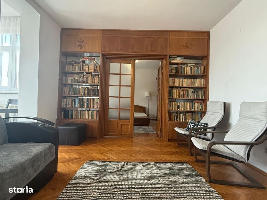 Apartament 3 camere, str. Bucuresti, suprafata generoasa