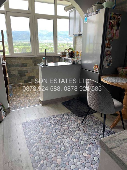 Продава се Тристаен апартамент в Казанлък - 90 кв.м за 1122 €/кв.м - Снимка #2