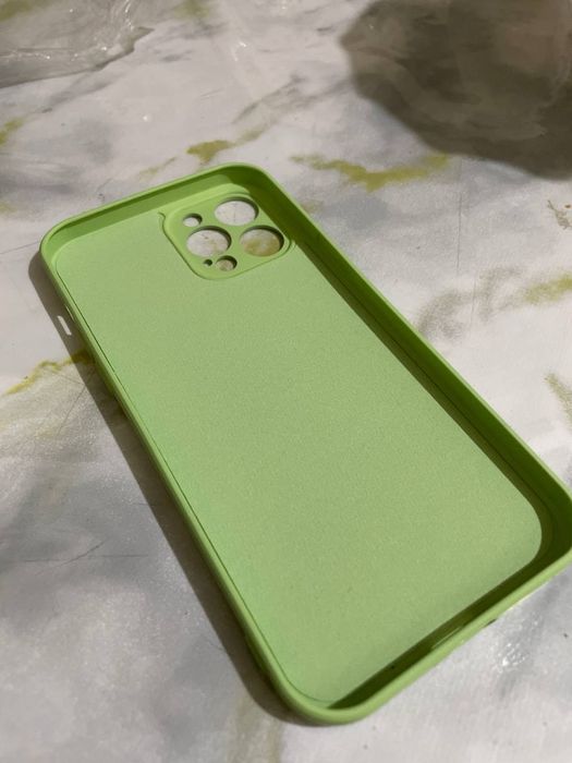 Чехол на iPhone 13 Pro Max.