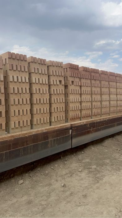 Красный кирпич жженный