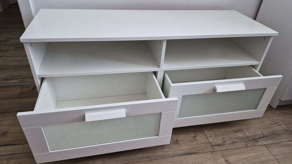 Vand dulap si comoda Ikea Brimnes