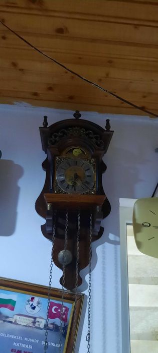 Монети и часовници