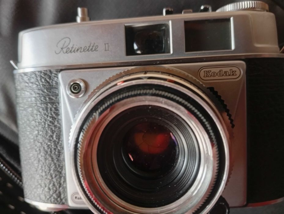 Фотоапарат Кодак Retinette 2,обектив, светкавица,филтър и спортна камера.