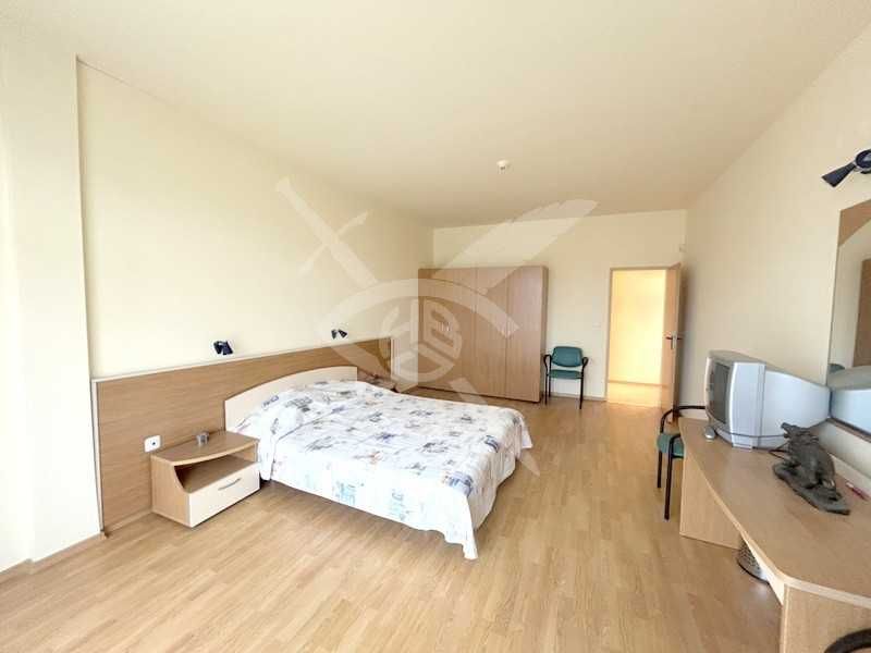 Продава се Двустаен апартамент в к.к. Слънчев бряг - 99 кв.м за 1122 €/кв.м - Снимка #4