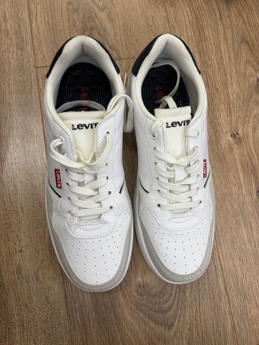 Обувки levi’s 39 номер