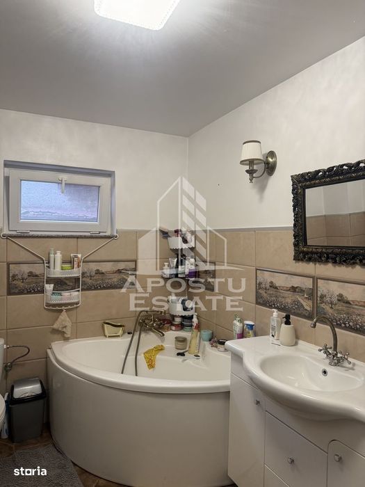 Casa individuala in vatra satului Ghiroda ,teren 1307 mp utili