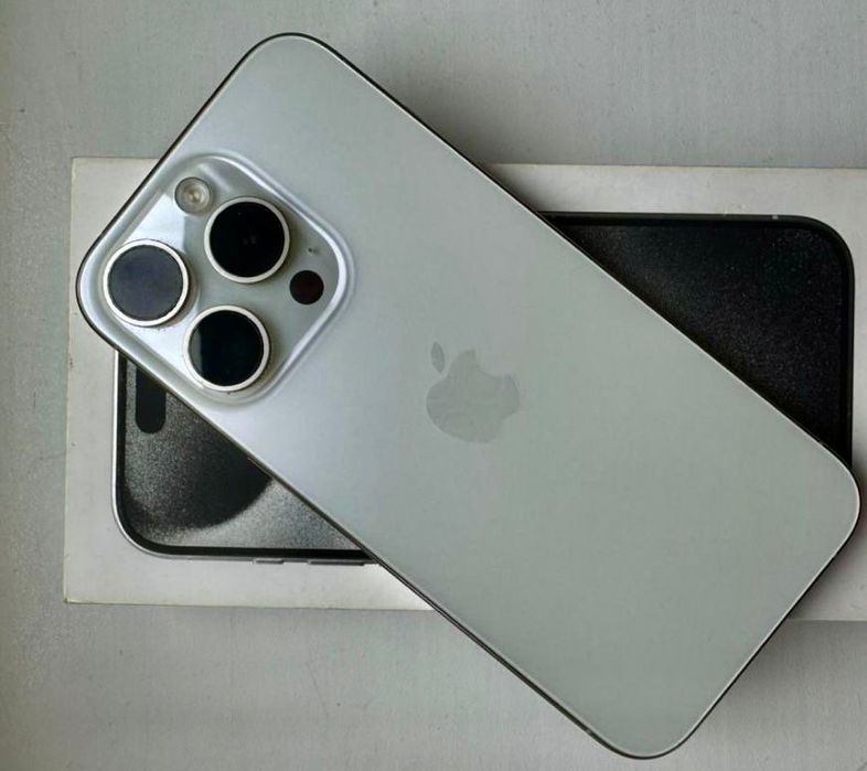 Айфон 15про состояние хороший