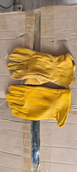 Продажа перчаток.