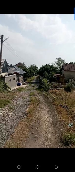 Uchastka sotiladi