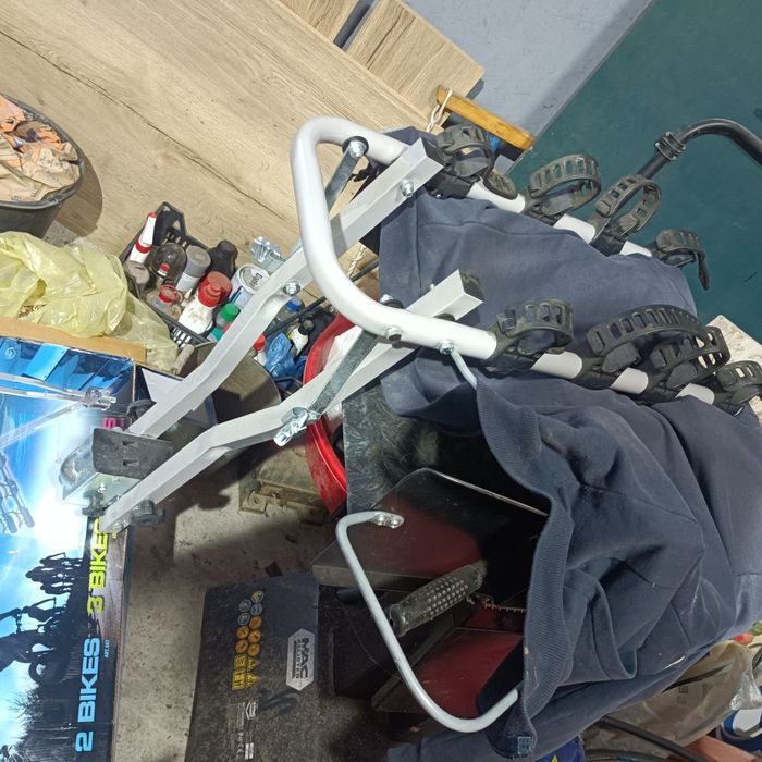 Suport 4 biciclete Nou! Peruzzo Arezzo  cu prindere pe carligul de re