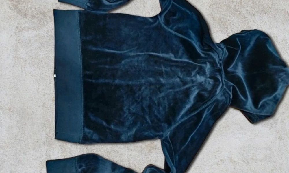 Bluza Juicy Couture din velur bleumarin XS pentru femei