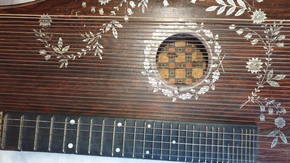 Немски музикален инструмент - цитра