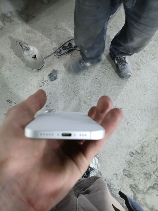 IPhone 16,128 гб