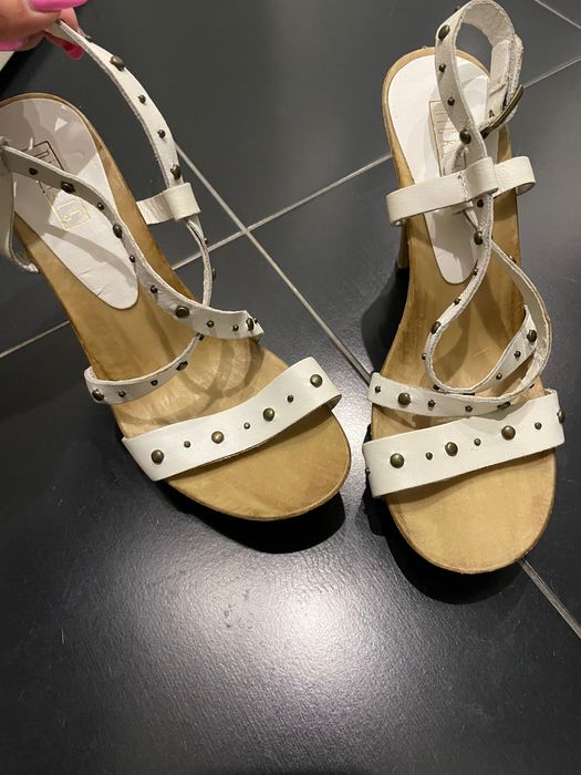 Сандали 38 номер - 2 модела