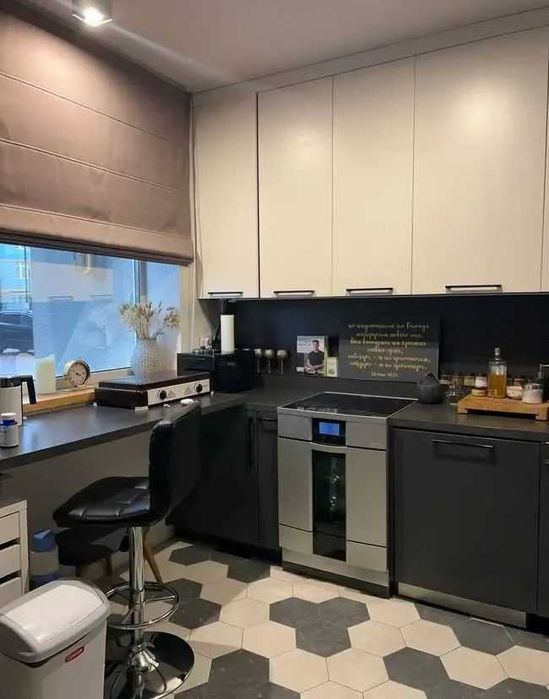 Дава се под наем Тристаен апартамент в София, Зона Б-5 - 90 кв.м за 714 € - Снимка #2