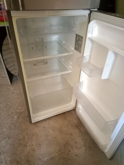 Xaladelnik lg sotiladi