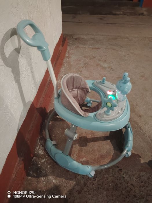 Продаётся детский ходунок
