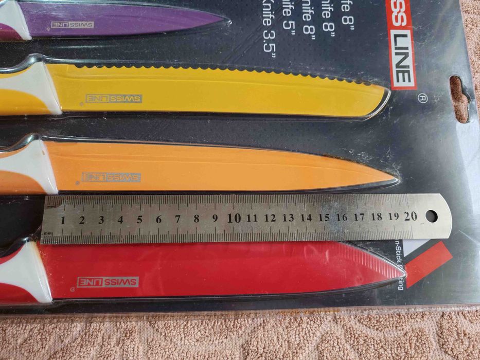 комплект из пяти кухонных ножей