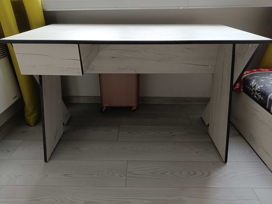 Страхотно бюро - ново САМО ДНЕС 80 лв