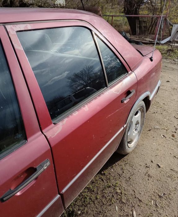 Mercedes w124 230E automatic на части или цяла