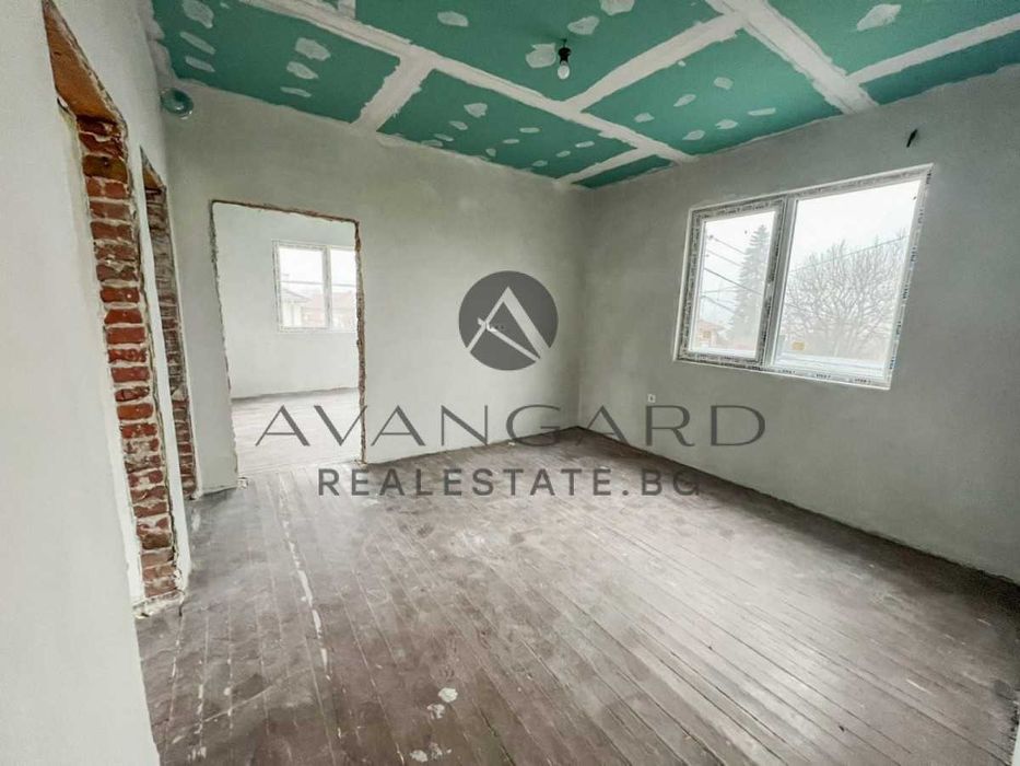 оф.25193 Двуетажна къща с. Брестовица