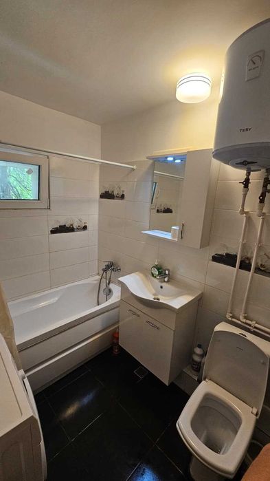 Proprietar inchiriez apartament 2 camere, 50 mp, mobilat și utilat , 5 min metrou Aparătorii Patriei – S 4 , cu loc de parcare. Disponibil imediat.