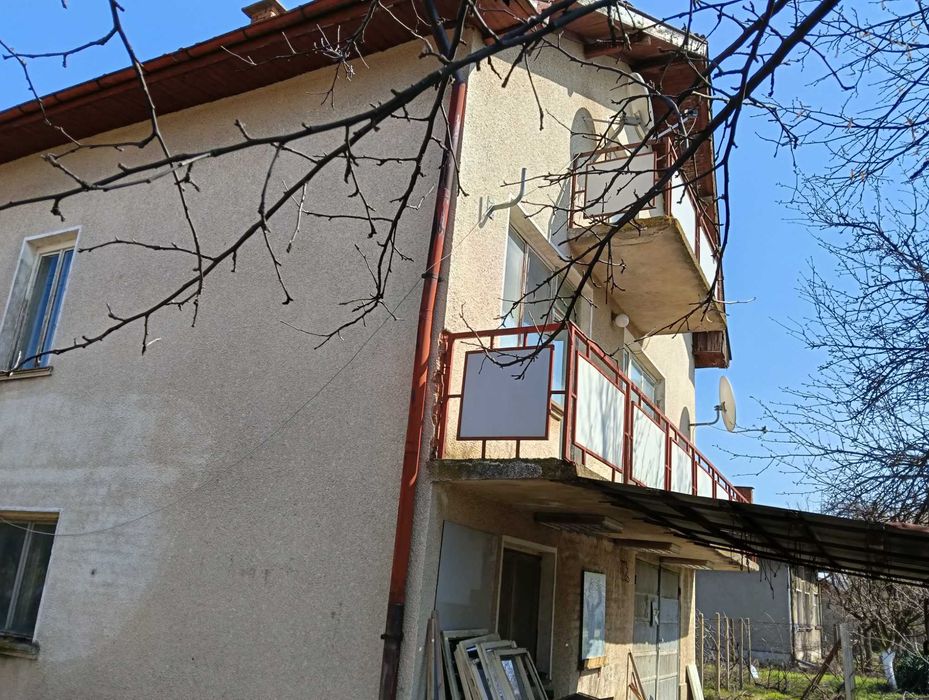 Продавам къща в с.сталийска махала област Монтана