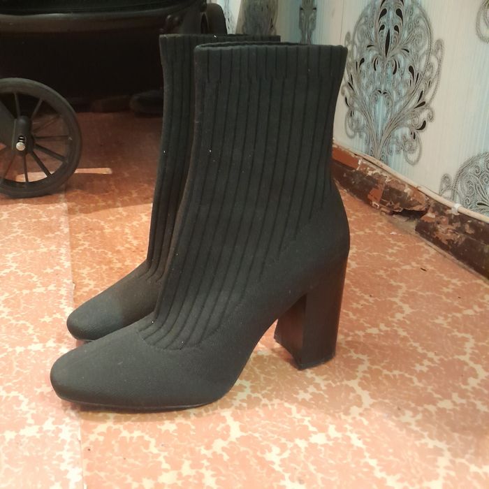 Продам б.у  полусапожки  1500тг