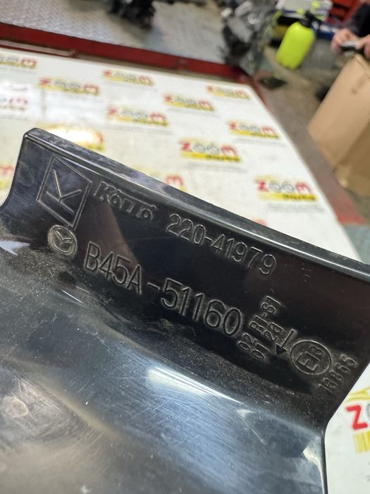 Lampa stop stanga spate pe aripa Mazda 3 BM sedan berlina 2013-2018