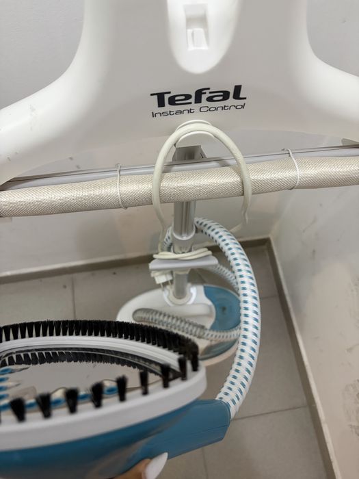 Вертикална парова ютия Tefal Instant Control