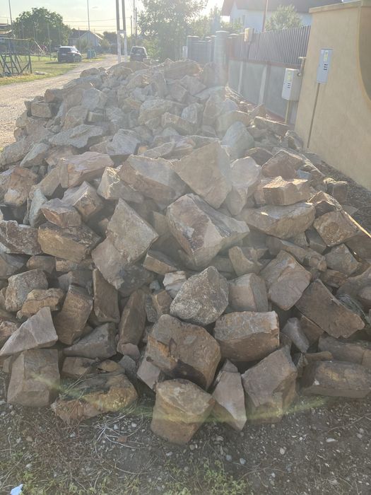 Vând piatră de codru, aprox. 20 tone