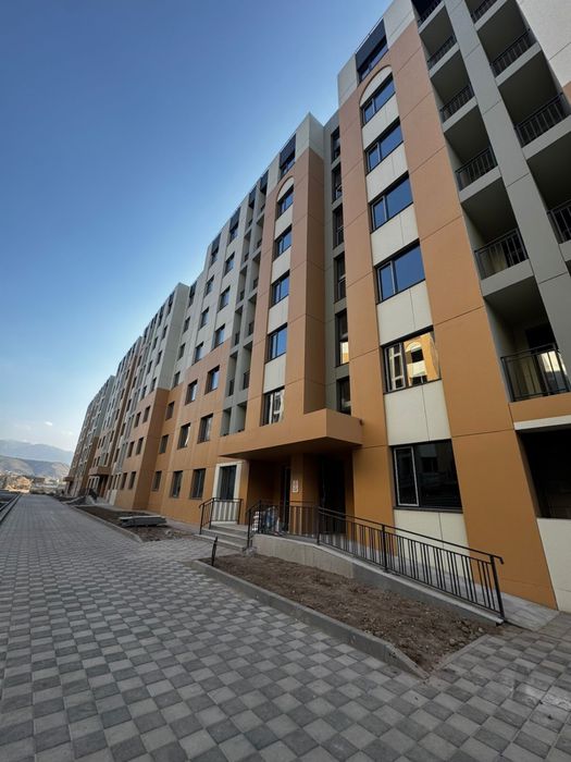2 ком кв рядом с Aport East