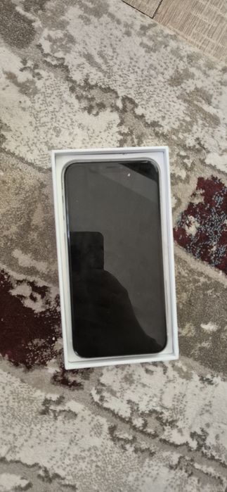 iPhone XR 128GB Alb – Stare  Bună/ Cutie + Cablu,puțin decolorat sus(vezi imaginea 3)