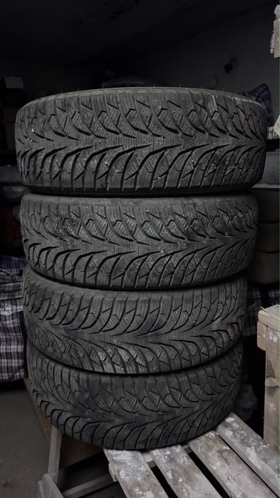 Продам шины всесезонные 225/60 R18
