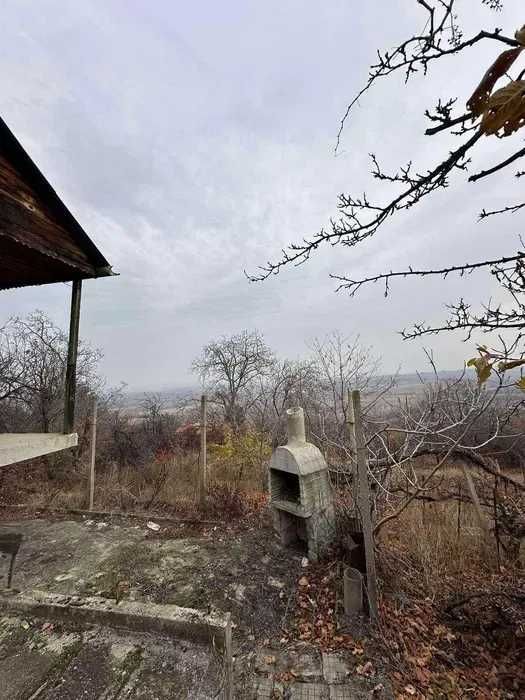 Двуетажна къща в Перущица