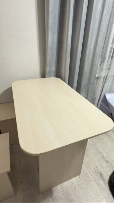 Продам кухонный стол