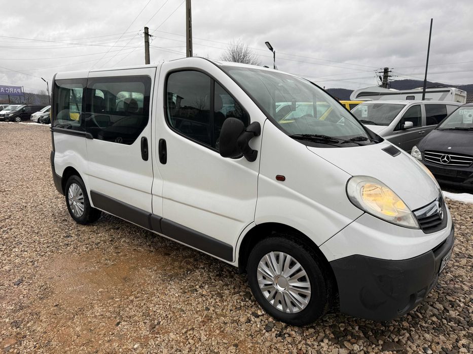 Renault trafic opel vivaro 9 locuri 2011