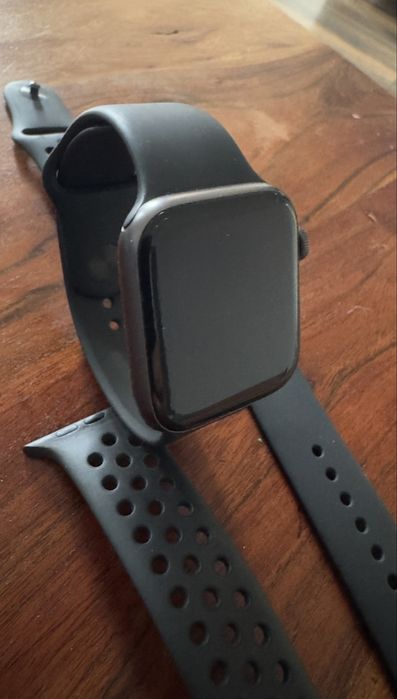 Apple Watch SE 44