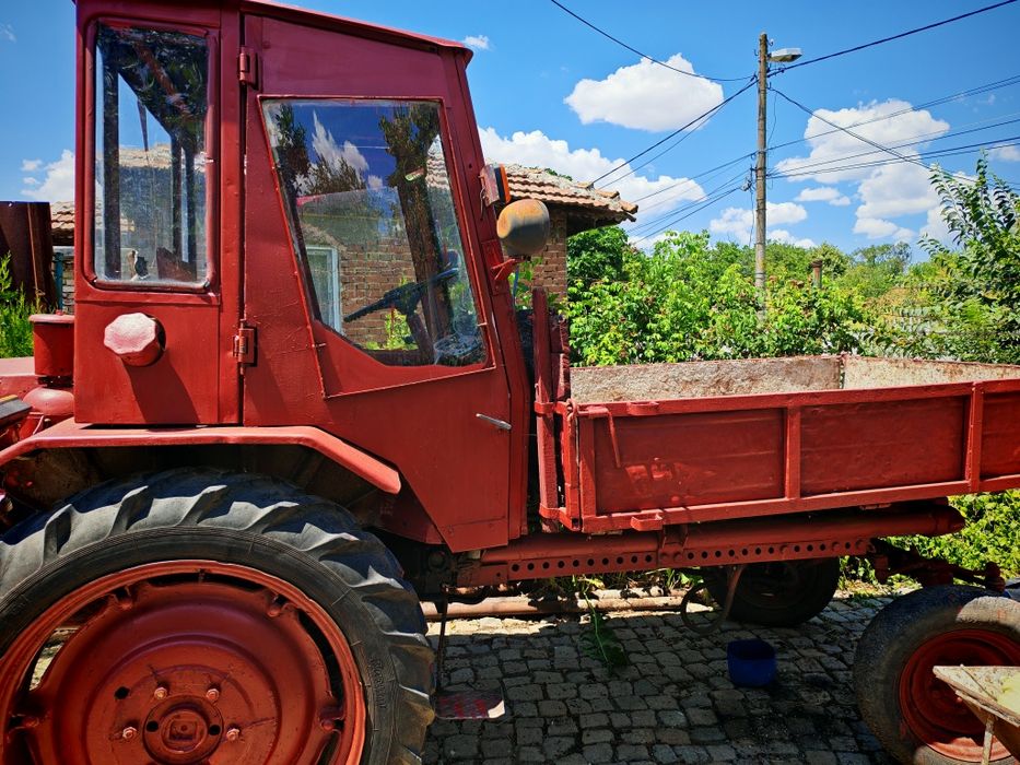 Продавам самоходно шаси  Т16 MГ-1