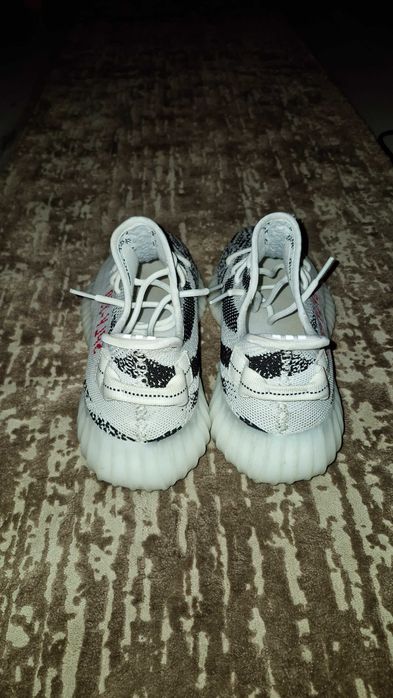 Yeezy Boost 350 Zebra
