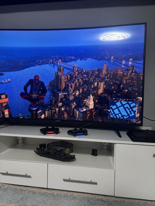 PlayStation 4 SLIM.(jos descrierea)