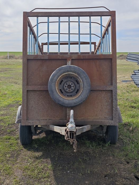 Скотовозка легковой