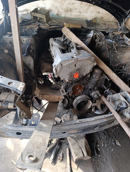 Продам запчасти Мерседес 202