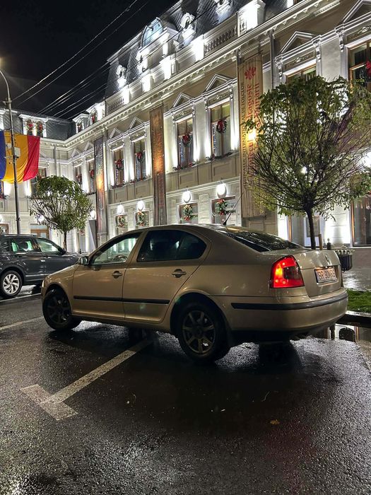 Vând Skoda Octavia 2