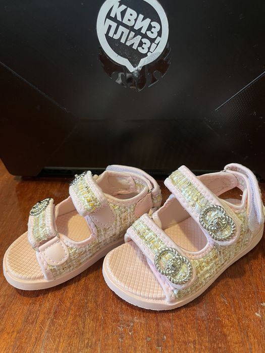 Босоножка новая 24размер