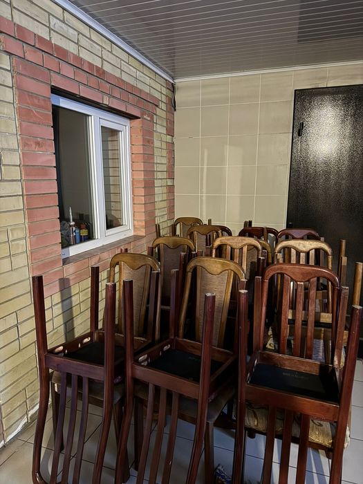 Продам мягкие стулья.