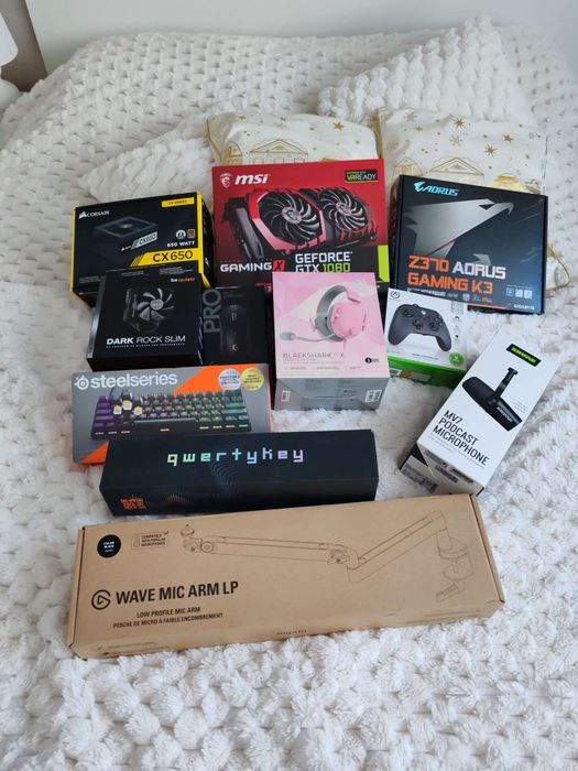 pc gaming / 2 monitoare + periferice premium!